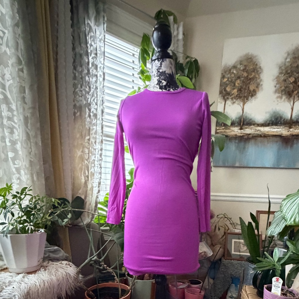 EUC Heart & Hips Women’s Purple Long Sleeve Back Out w/ Lace Trim Stretch Dress